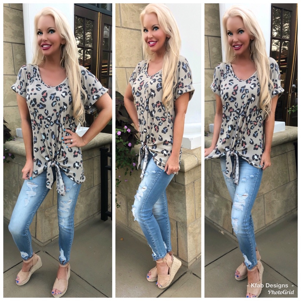 ❤️LAST 1! Animal Print V Neck Top Front Tie Top! - Picture 4 of 6